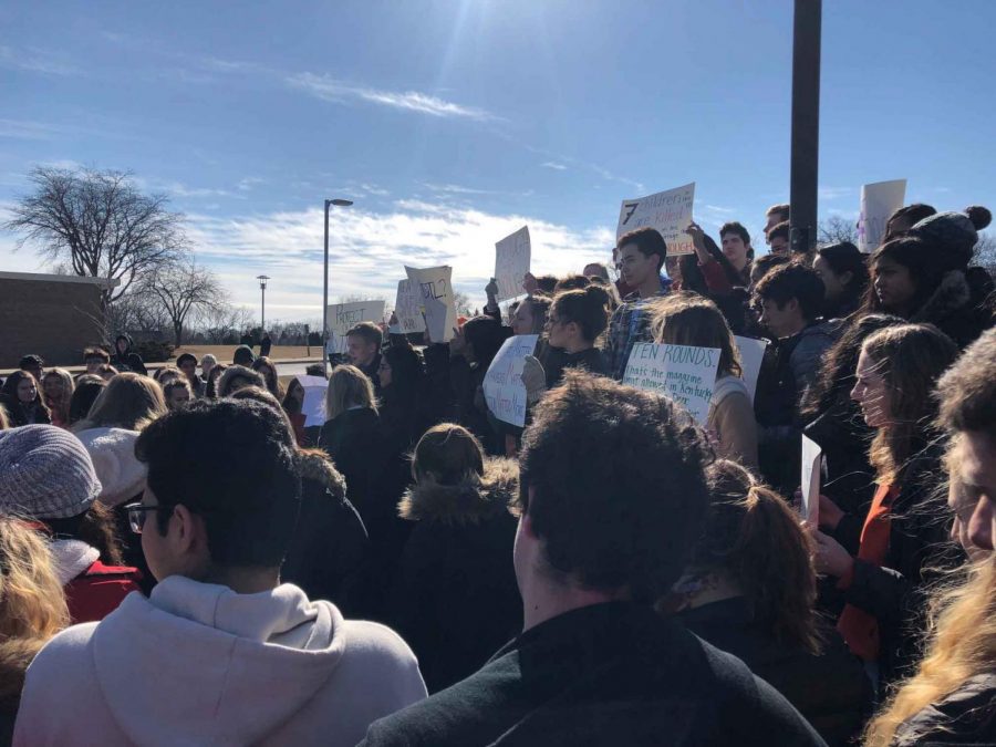 Kevin Jacobson (‘19), who spoke before the crowd of students at the walkout, reflected, “I was so worried leading up to the walkout, not knowing how many people were going to show up. Then when we had so many, I was so excited that I was able to share [my opinions].”