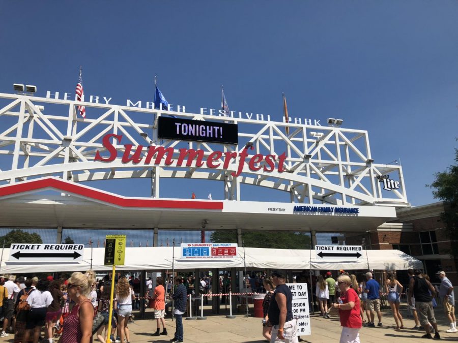 Ananya Rajesh (‘20) and her friends took this quick photo as they were heading into the official Summerfest grounds. Rajat Mittal (‘19) also went to Summerfest and expressed that Summerfest “was the highlight of my summer.”