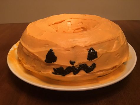 A cute and festive pumpkin spice cake for Halloween or fall in general!