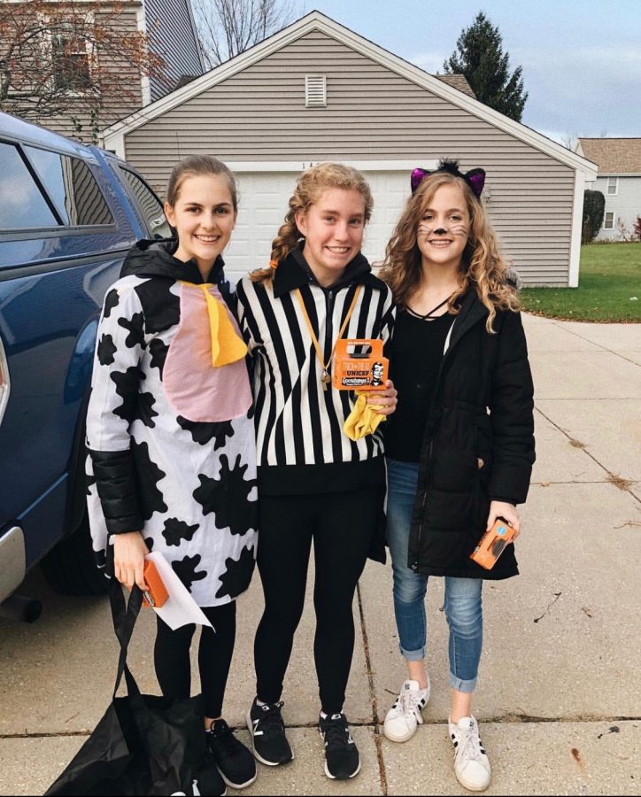 Key Club goes trickortreating to support UNICEF Brookfield Central Tyro